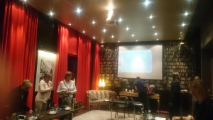 Gemütlich war es schon mal: FALKE präsentiert die Leg Aesthetics Serie im Hotel "The George" in Hamburg. HOSIERIA war vor Ort.