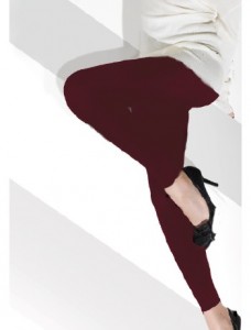 Angenehm weich, seidenmatt und erhältlich in "AUBERGINE" oder "Red Orchid": Das ist "London", eine blickdichte 60 Den Leggings für einen trendigen Look in Komfortgrößen.